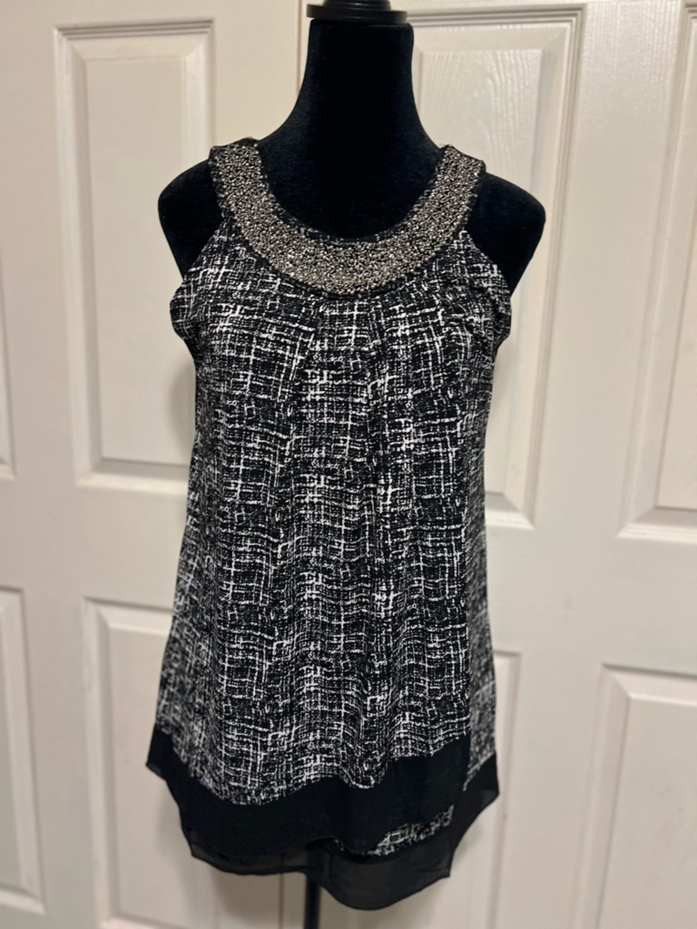 Beaded Neck Black & White Patterned Sleeveless Camisole
